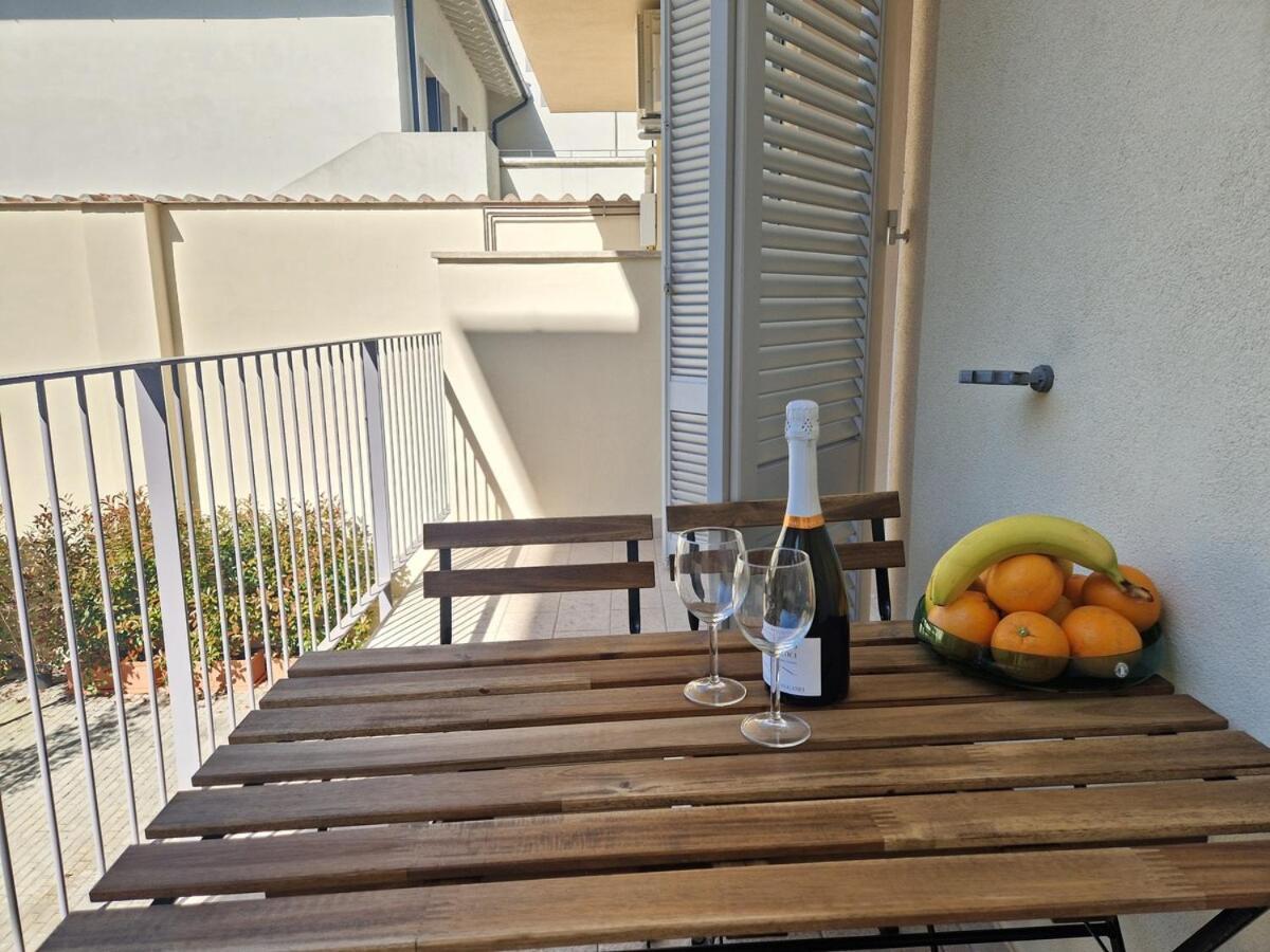 Homeby, Terrace Apartment Francesca ฟลอเรนซ์ ภายนอก รูปภาพ